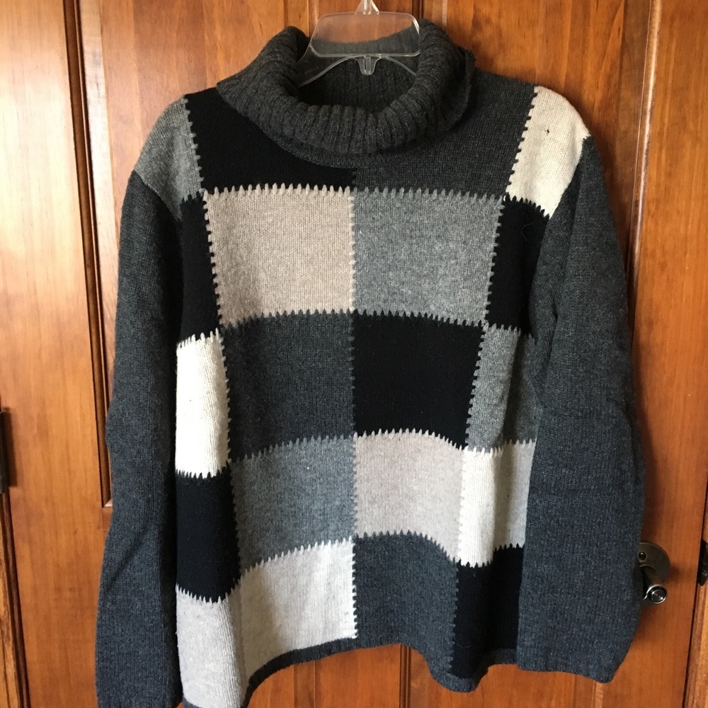 Gorgeous 100% lambs wool sweater